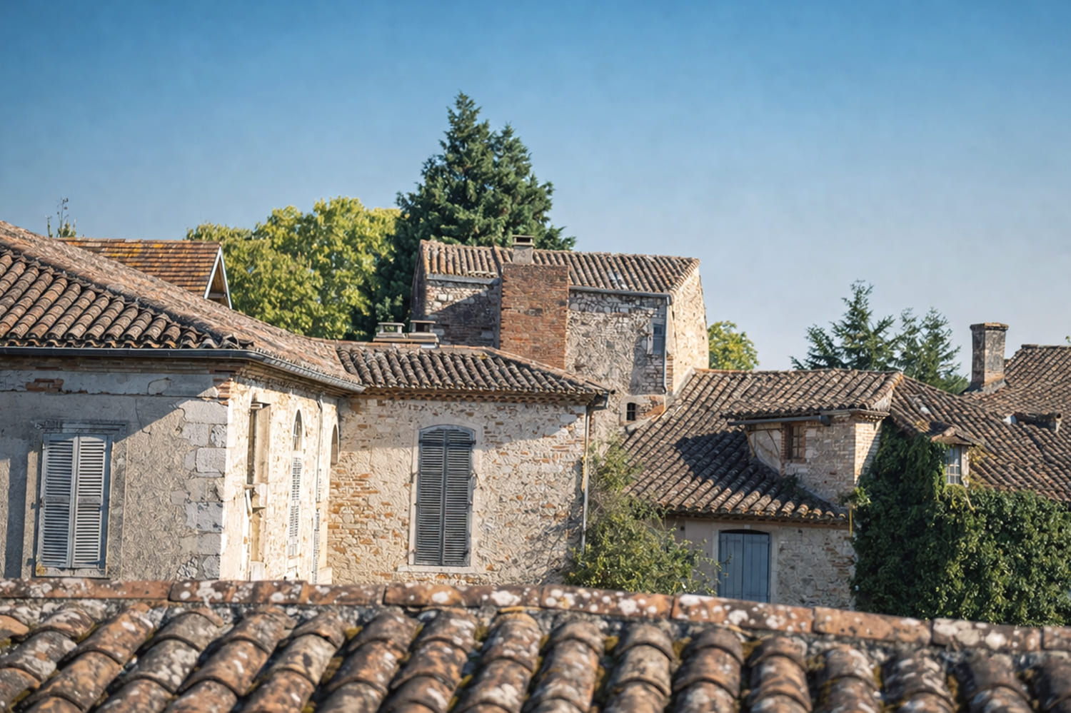Pourquoi j’ai quitté le confort d’une maison neuve pour une maison centenaire avec travaux